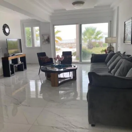 Villa Marry's House Karianí