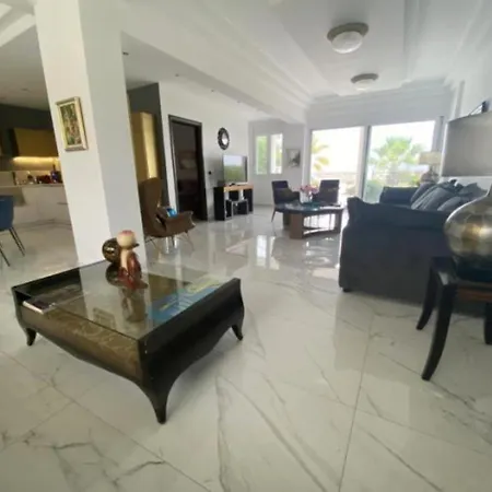 Marry's House Villa Karianí