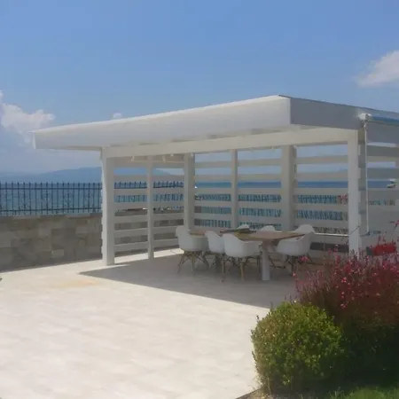 Villa Marry's House