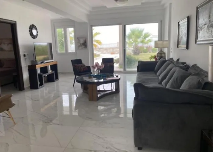 Villa Marry's House Karianí