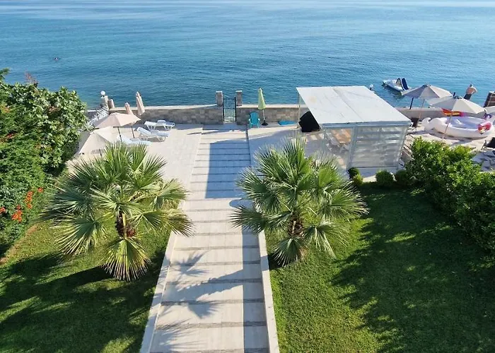 Villa Marry's House Karianí