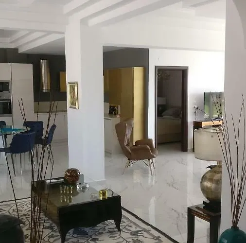 Marry's House Karianí